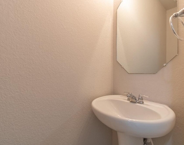 2880 Donnell Dr - Photo Thumbnail 27