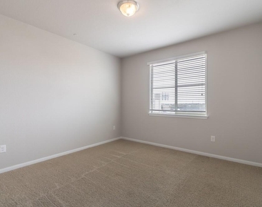 2880 Donnell Dr - Photo Thumbnail 15