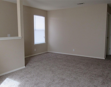 12318 Jamie Dr - Photo Thumbnail 9