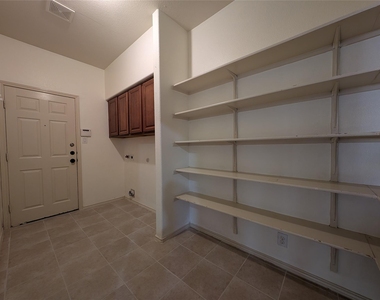 1602 Westmeadow Trl - Photo Thumbnail 17