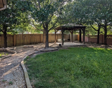 1602 Westmeadow Trl - Photo Thumbnail 27