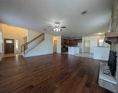 1602 Westmeadow Trl - Photo Thumbnail 15