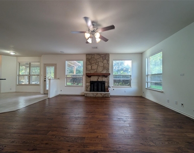 1602 Westmeadow Trl - Photo Thumbnail 5