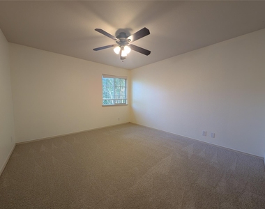 1602 Westmeadow Trl - Photo Thumbnail 22