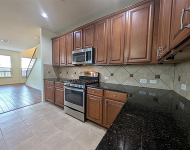 1602 Westmeadow Trl - Photo Thumbnail 7