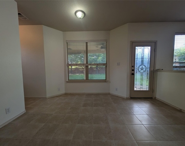 1602 Westmeadow Trl - Photo Thumbnail 11