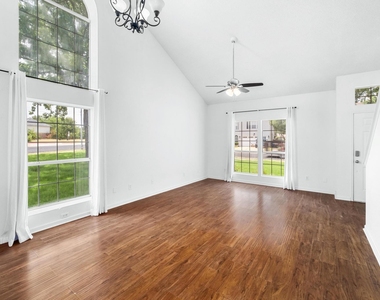 12701 Tantara Dr - Photo Thumbnail 4