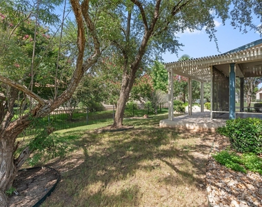 101 Dawson Trl - Photo Thumbnail 23