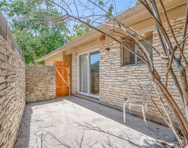 8603 Woodstone Dr - Photo Thumbnail 18