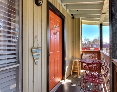 5012 Duval St - Photo Thumbnail 5