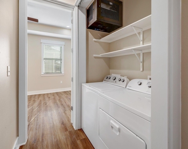 1706 Cedar Bend Dr - Photo Thumbnail 20