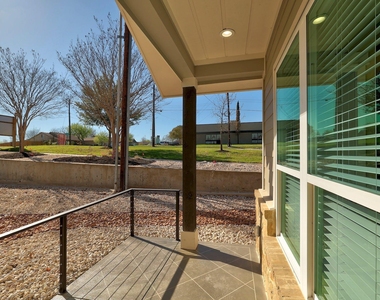 1706 Cedar Bend Dr - Photo Thumbnail 23