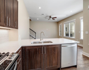 1706 Cedar Bend Dr - Photo Thumbnail 10