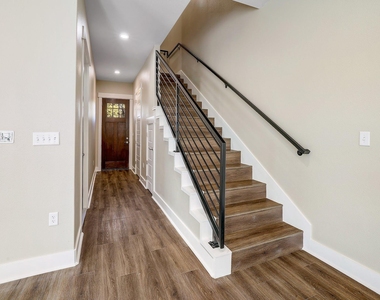 1706 Cedar Bend Dr - Photo Thumbnail 11