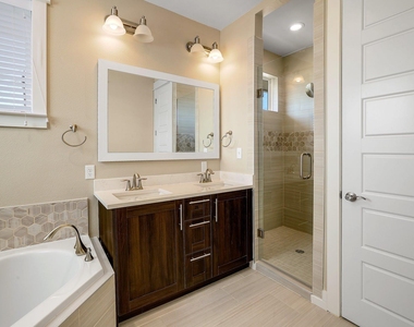 1706 Cedar Bend Dr - Photo Thumbnail 15