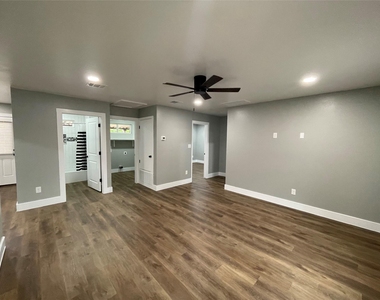 6202 Hogan Ave - Photo Thumbnail 3