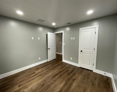 6202 Hogan Ave - Photo Thumbnail 14