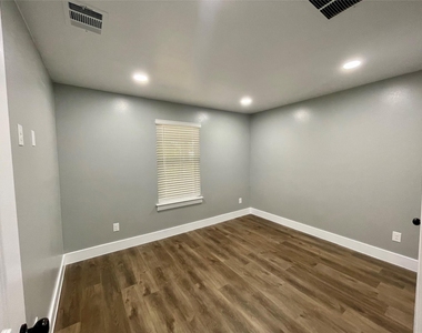 6202 Hogan Ave - Photo Thumbnail 15