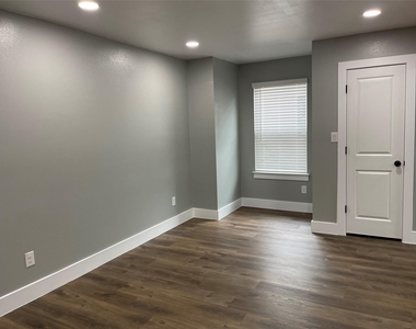 6202 Hogan Ave - Photo Thumbnail 9