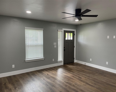 6202 Hogan Ave - Photo Thumbnail 5