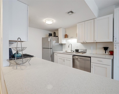 1800 Lavaca St - Photo Thumbnail 10