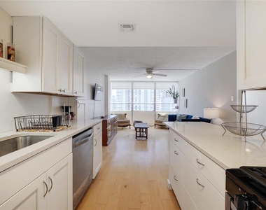 1800 Lavaca St - Photo Thumbnail 9