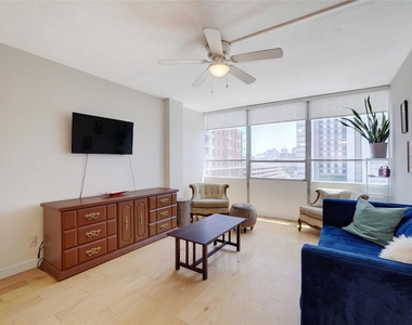 1800 Lavaca St - Photo Thumbnail 4