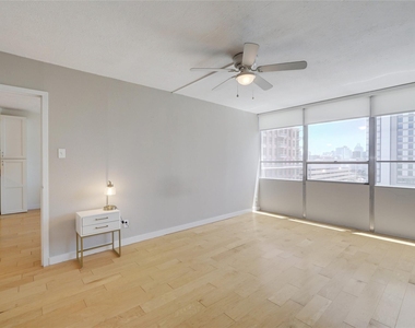 1800 Lavaca St - Photo Thumbnail 12