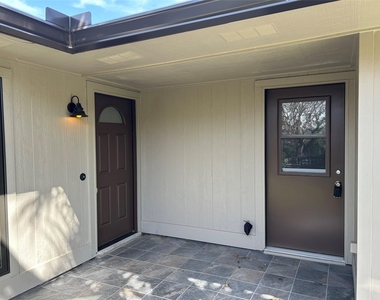 100 Bay Point Dr - Photo Thumbnail 1
