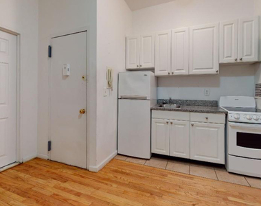  East 93rd Street - Photo Thumbnail 3