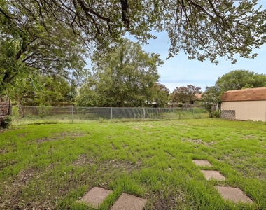 8905 Bridgewood Trl - Photo Thumbnail 37