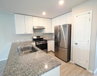 10799 Prusiner Dr - Photo Thumbnail 4