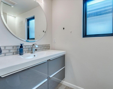 201 York Creek Rd - Photo Thumbnail 12