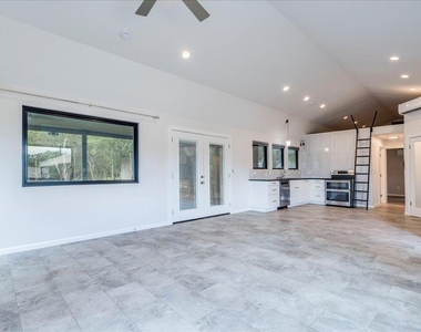 201 York Creek Rd - Photo Thumbnail 5