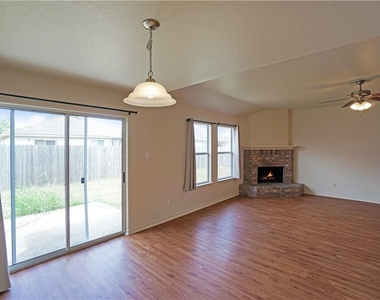 2903 Don Hill Ln - Photo Thumbnail 3