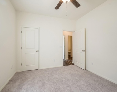 391 Wren Ln - Photo Thumbnail 19