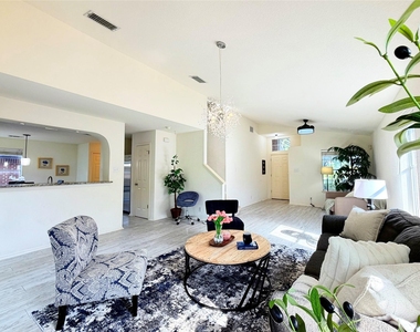 9802 Copper Creek Dr - Photo Thumbnail 11