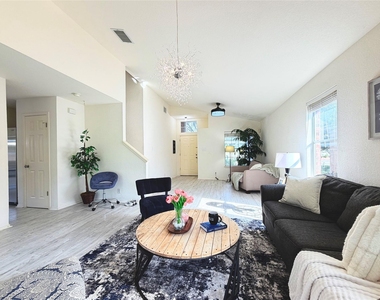 9802 Copper Creek Dr - Photo Thumbnail 10