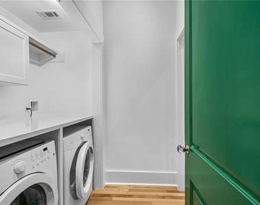702 W Gibson St - Photo Thumbnail 17