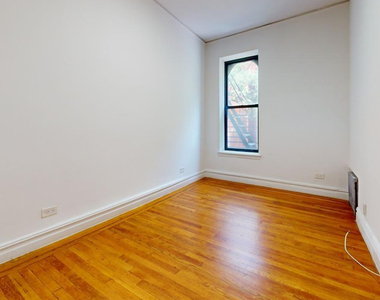 East 87th Street - Photo Thumbnail 4