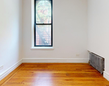 East 87th Street - Photo Thumbnail 3