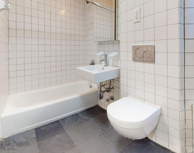 East 87th Street - Photo Thumbnail 8