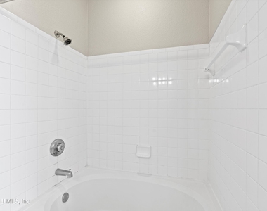 13700 Richmond Park Drive N - Photo Thumbnail 20