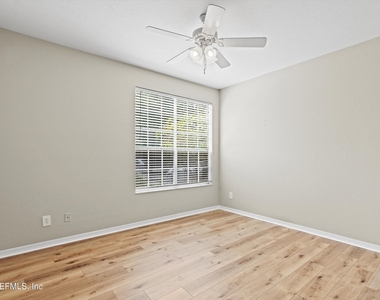 13700 Richmond Park Drive N - Photo Thumbnail 17
