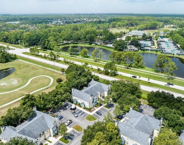 13700 Richmond Park Drive N - Photo Thumbnail 24