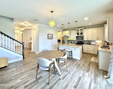 6887 Azalea Grove Drive - Photo Thumbnail 11