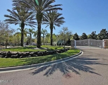13785 Herons Landing Way Way - Photo Thumbnail 19