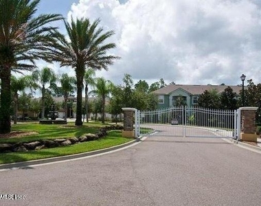 13785 Herons Landing Way Way - Photo Thumbnail 33