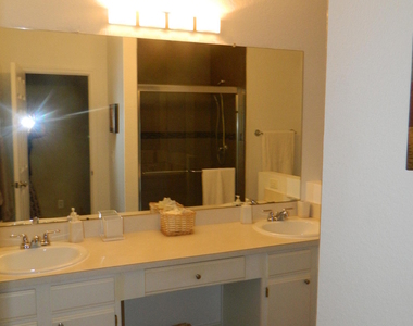 13810 Sutton Park Drive N - Photo Thumbnail 4