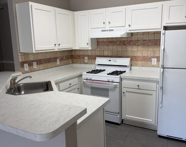 13810 Sutton Park Drive N - Photo Thumbnail 2